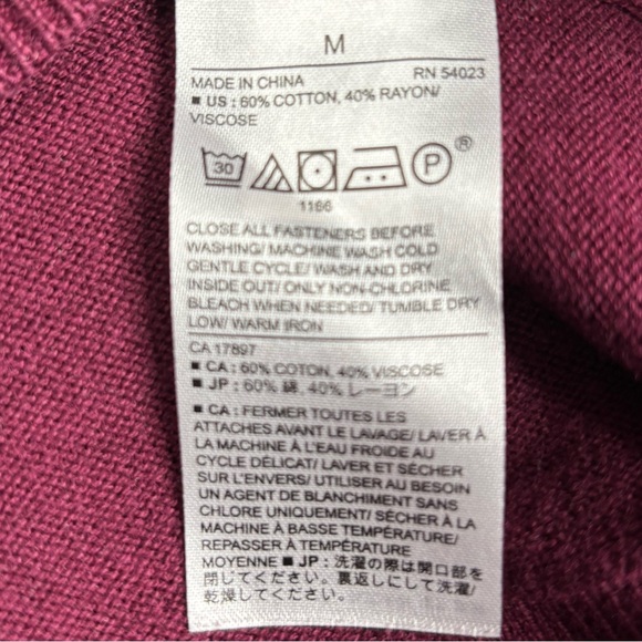 3/$20 Women's Burgundy V-Neck Cardigan Sweater Medium - Picture 10 of 11